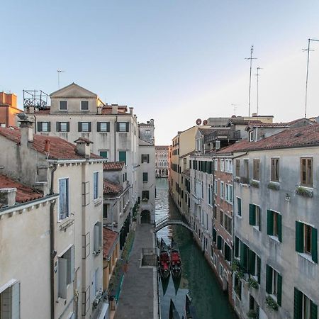 Ca' Al Giglio - Appartamento Vista Canale Venice Exterior photo