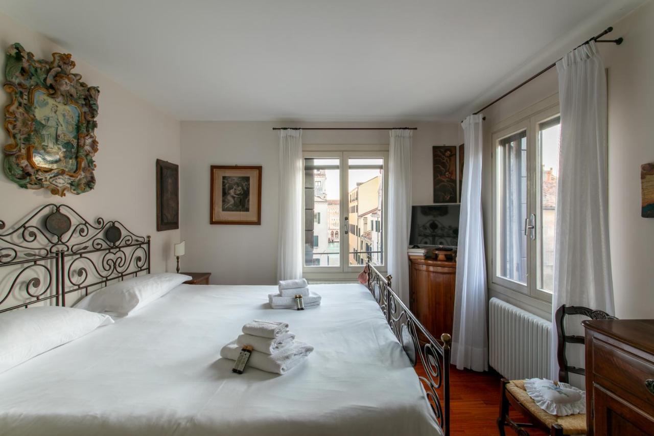 Ca' Al Giglio - Appartamento Vista Canale Venice Exterior photo