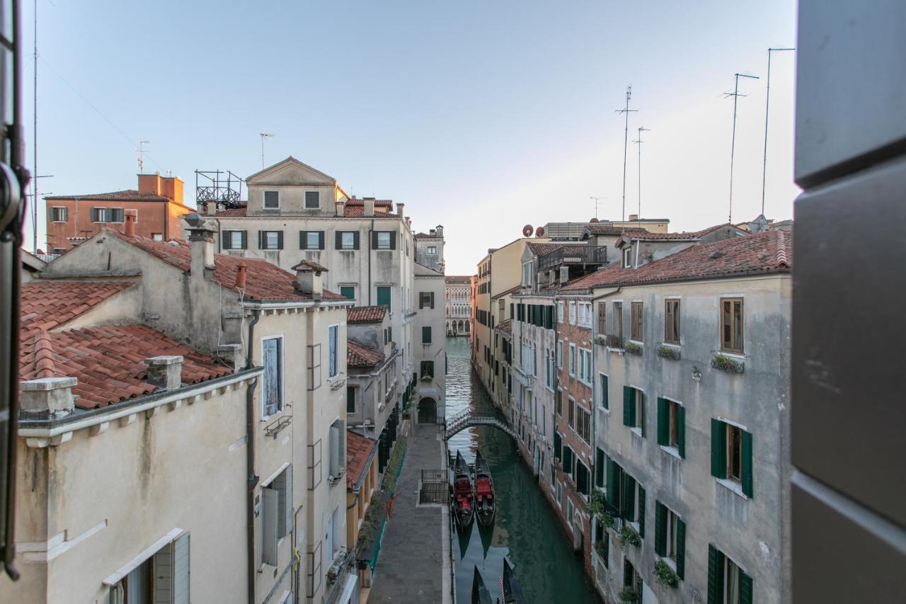 Ca' Al Giglio - Appartamento Vista Canale Venice Exterior photo