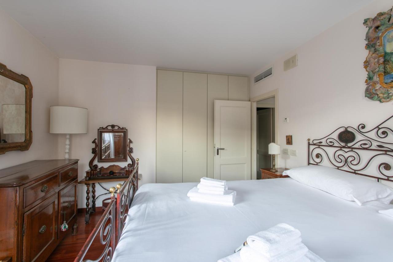 Ca' Al Giglio - Appartamento Vista Canale Venice Exterior photo