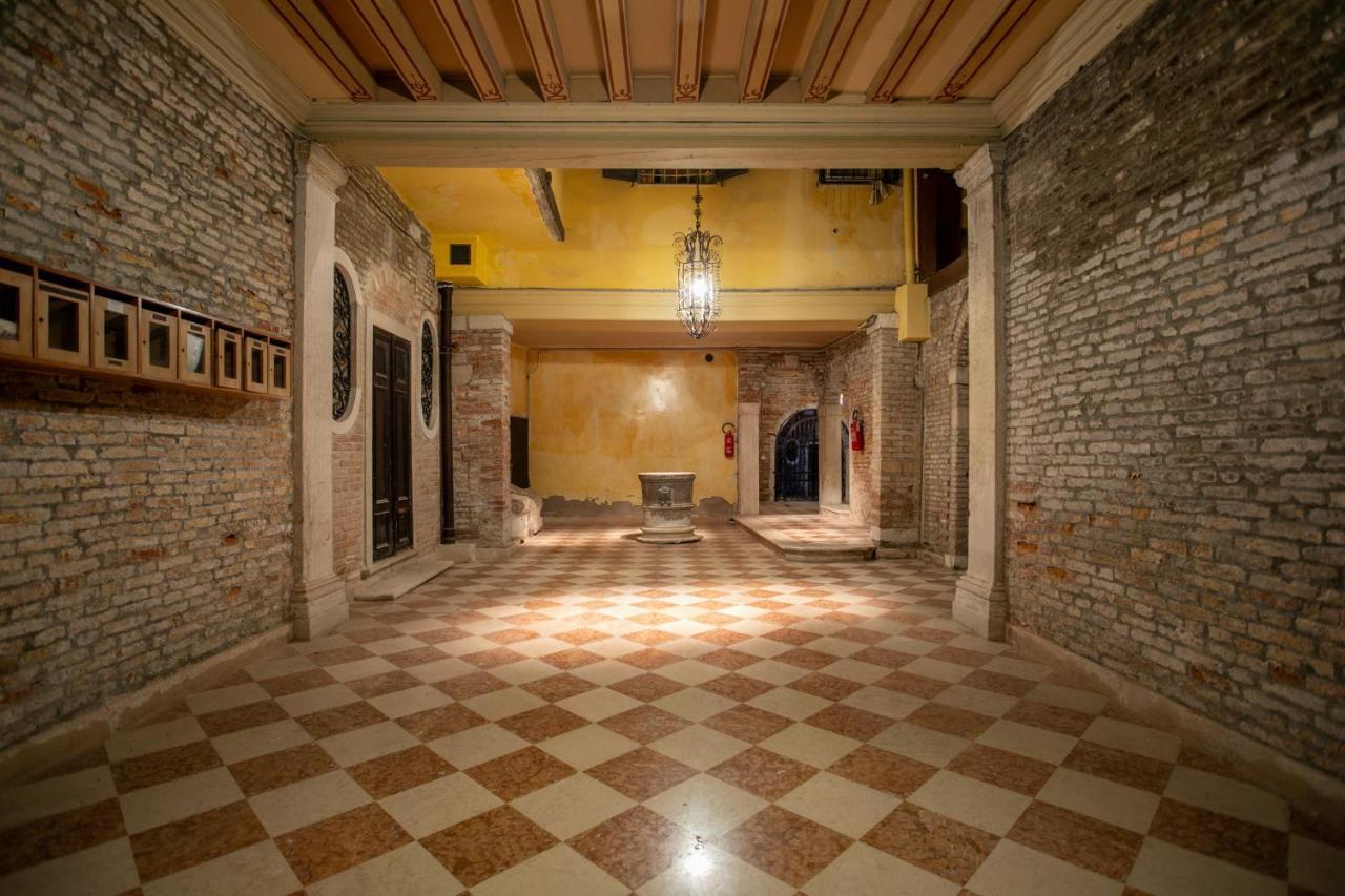 Ca' Al Giglio - Appartamento Vista Canale Venice Exterior photo