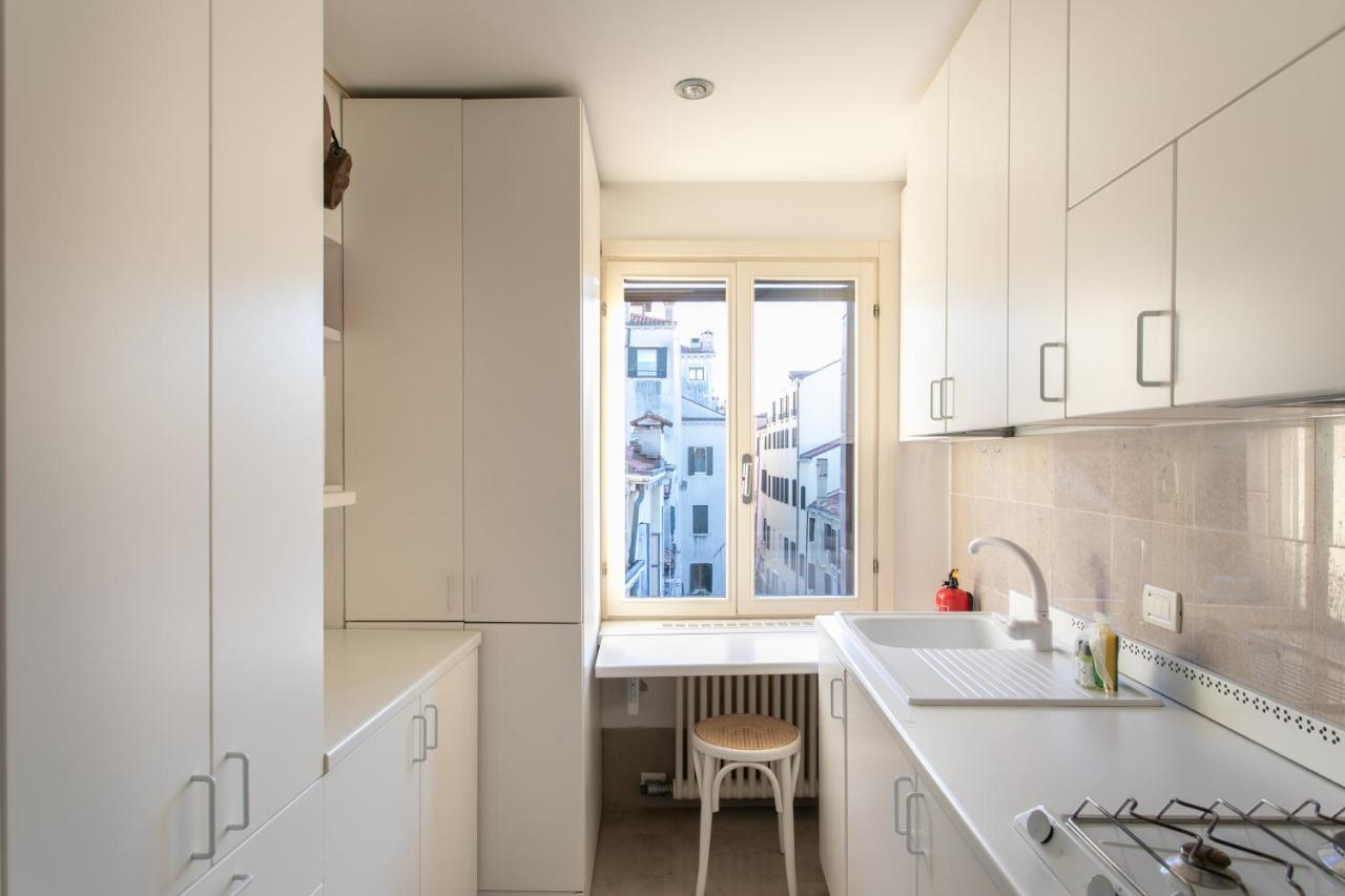 Ca' Al Giglio - Appartamento Vista Canale Venice Exterior photo